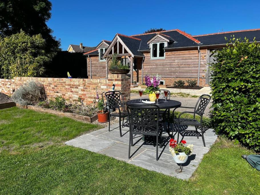 Byre - Farm Cottage On 9 Acre Equestrian Small Holding Salisbury Exteriör bild