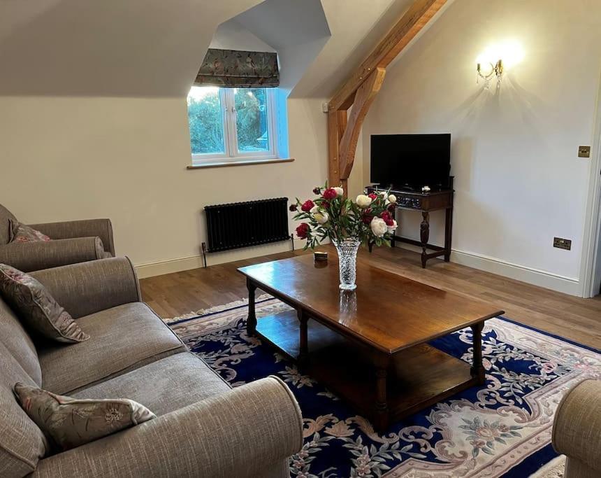 Byre - Farm Cottage On 9 Acre Equestrian Small Holding Salisbury Exteriör bild