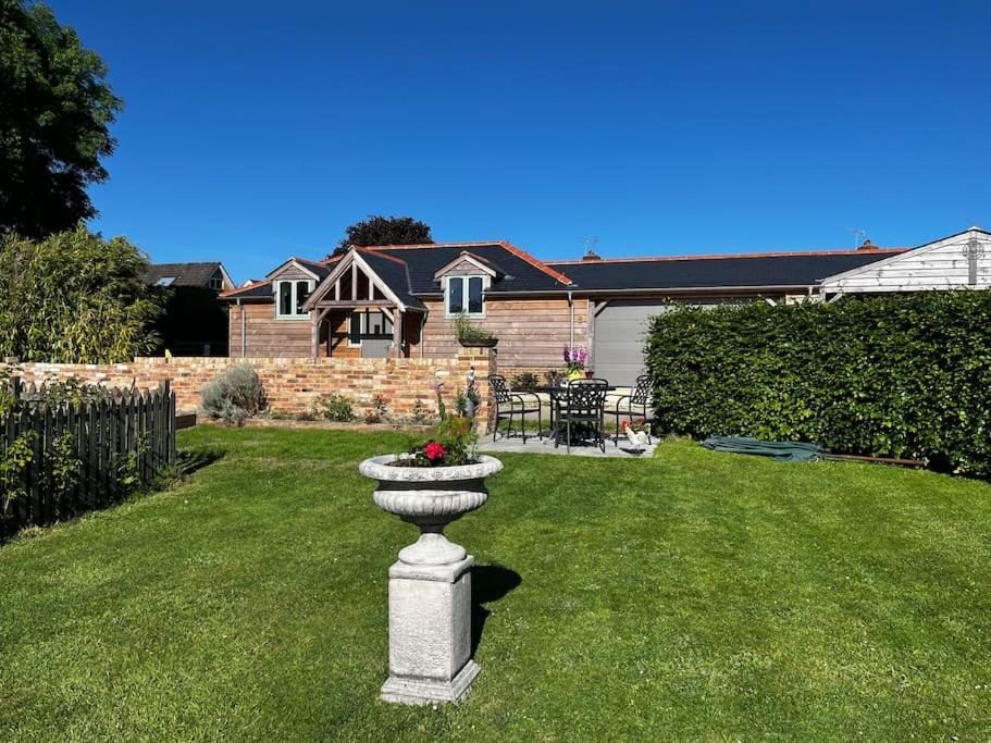 Byre - Farm Cottage On 9 Acre Equestrian Small Holding Salisbury Exteriör bild