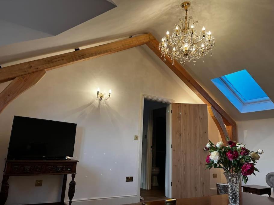 Byre - Farm Cottage On 9 Acre Equestrian Small Holding Salisbury Exteriör bild